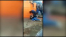 Vídeo: Com capacetadas e socos adolescente é agredida na saída de colégio no Jardim União