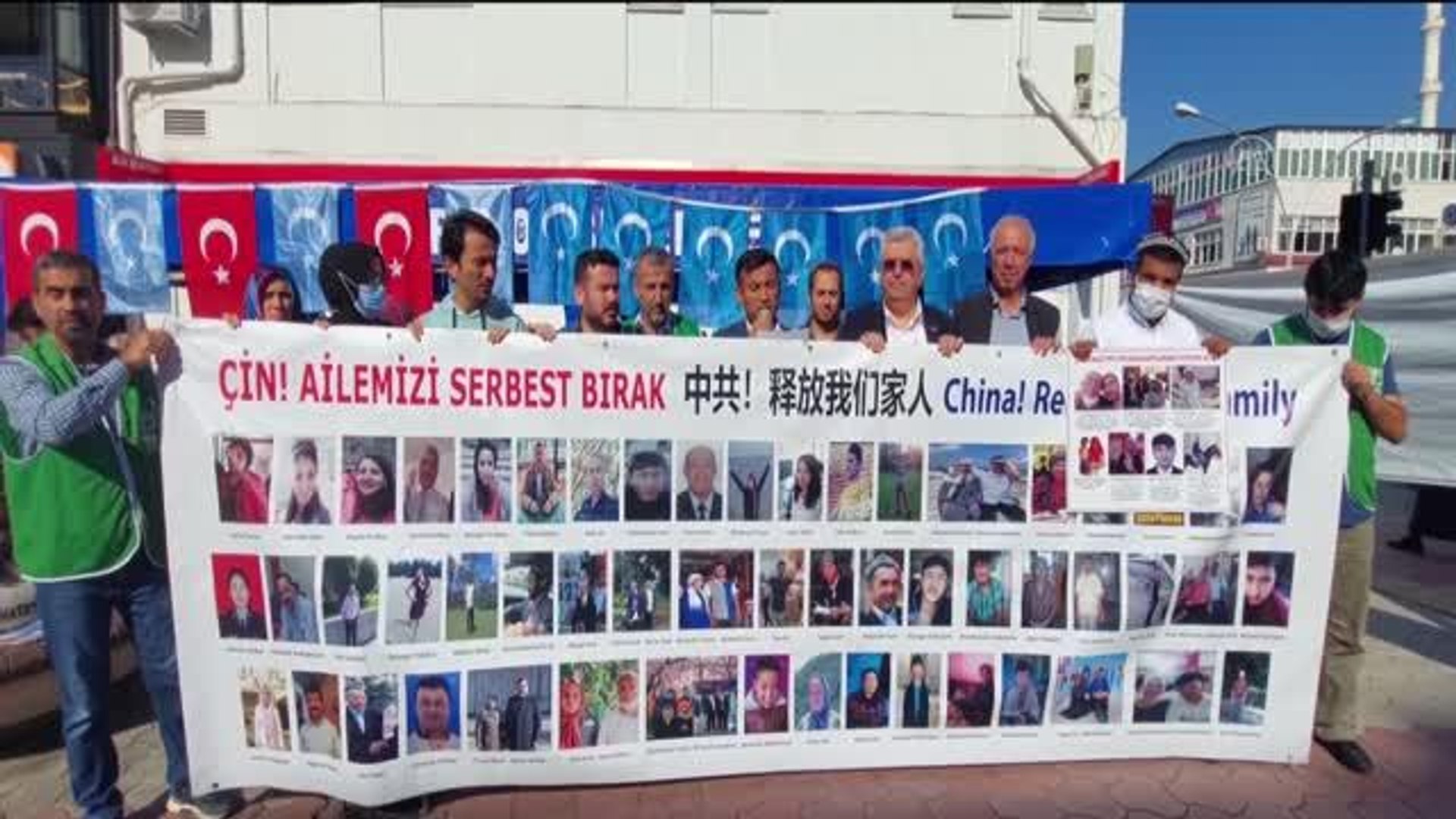 Çin'in Uygur Türklerine yönelik politikası protesto edildi - Dailymotion Video