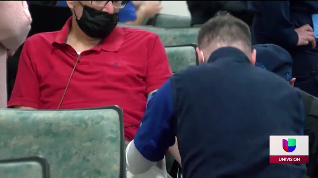 Línea telefónica para hacer citas de vacuna en Lawrence recibe 1,200 llamadas