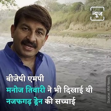 Ahead Of Chhath Puja, Delhi Govt Deploys Boats To Remove Toxic Foam From Yamuna River