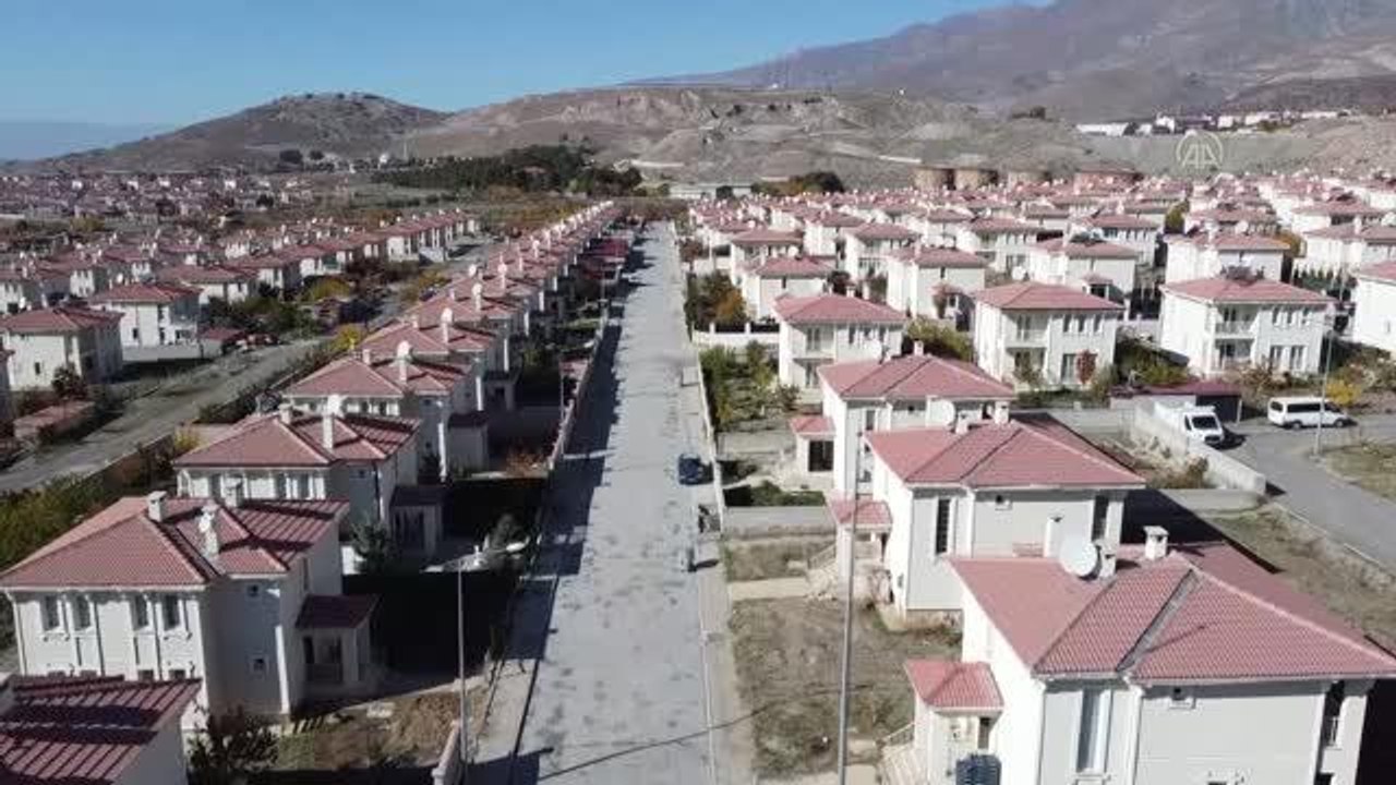 Vatan hasreti sona eren Ahıska Türkleri geleneklerine göre yaşamanın huzuru içinde