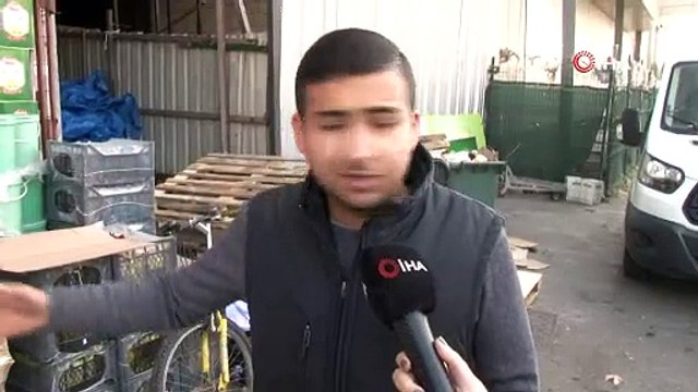 El freni çekilmeyen ve yokuş aşağı kayan münibüsü böyle durdurdu