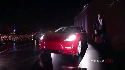 Μετοχές της Tesla πούλησε ο Ίλον Μασκ