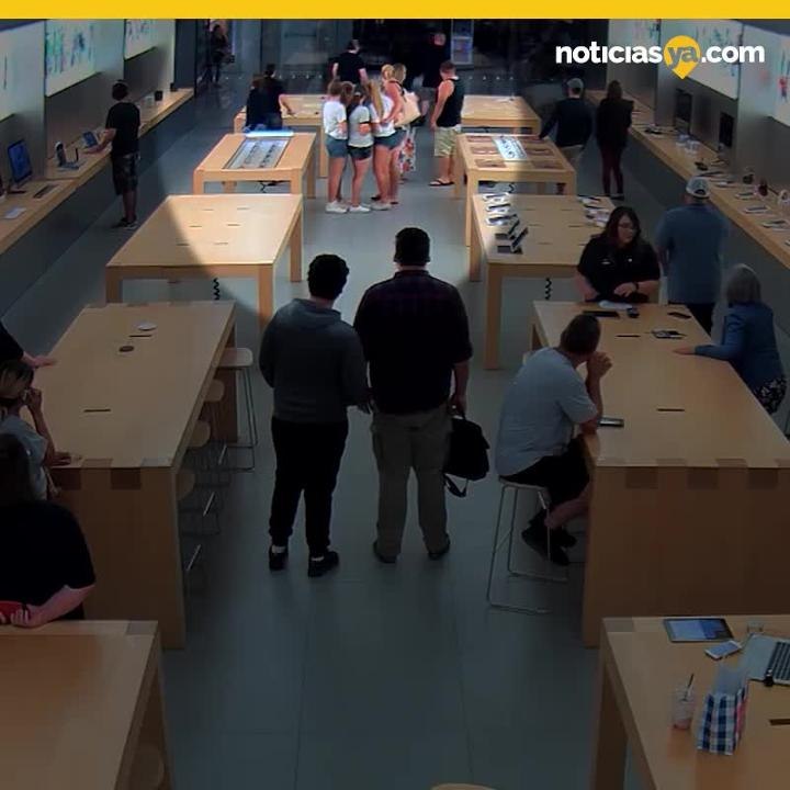 Grupo de ladrones se lleva miles de dólares en productos Apple