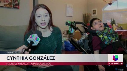 VIDEO: Visita sorpresa de Santa Claus le da alegría a niño hispano con parálisis