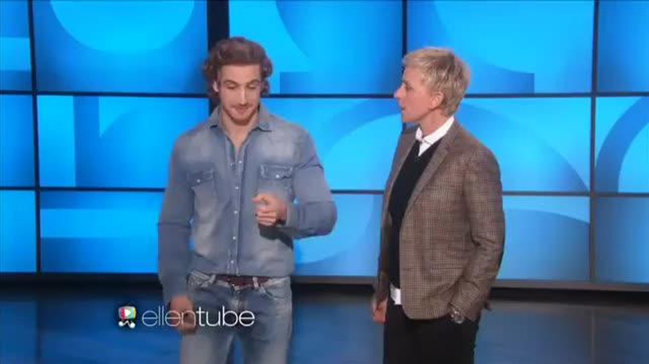 Eugenio Siller enseña Spanish a Ellen