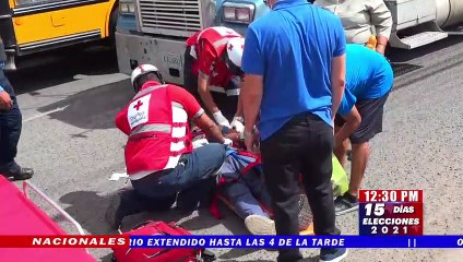 ¡Lechero! Cabezal por poco aplasta a borracho que intentó cruzar el bulevar FFAA