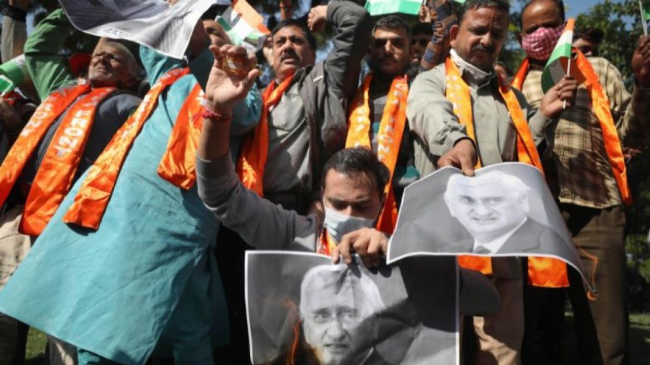 Cong vs BJP: Political faceoff erupted over hindutva