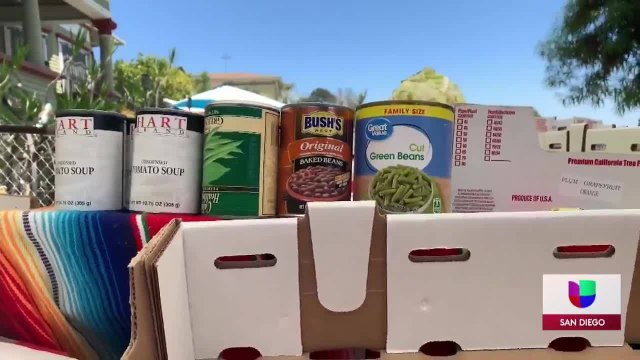 Vecinos se unen para intercambiar alimentos durante crisis alimentaria