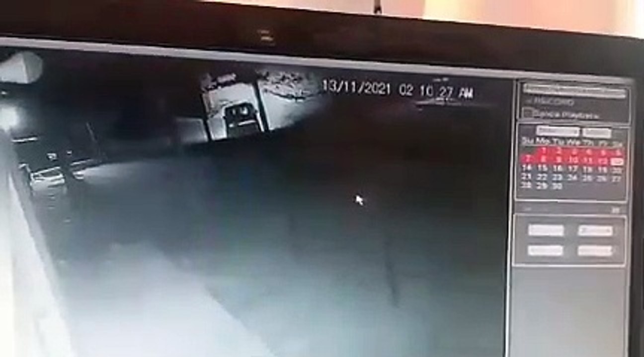 25.72 लाख रुपए से भरा एटीएम उखाड़ ले गए लुटेरे