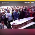 Pastor resucita a feligrs y termina demandado por funerarias