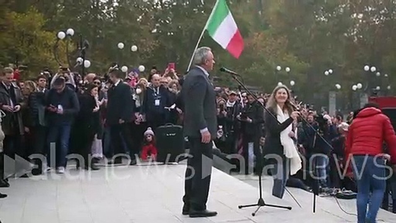 Green Pass, a Milano migliaia in piazza con Robert Kennedy Jr