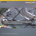 Tráiler a exceso de velocidad causa aparatoso accidente