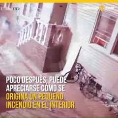 Estaba jugando con fuegos artificiales y quema su propia casa