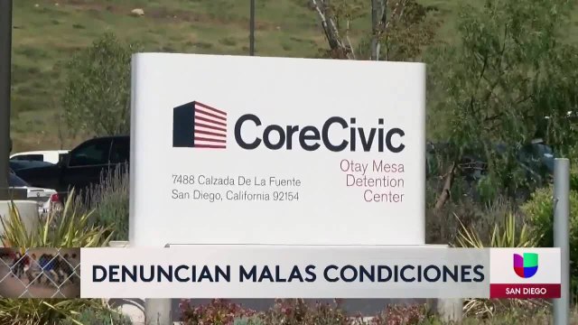 Migrantes detenidos dentro del centro de detención de Otay Mesa denuncian malas condiciones