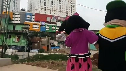 Badut Lucu Joget Dj Di Geleng Geleng