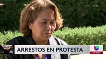 Veteranos y líderes religiosos fueron detenidos en una manifestación en la frontera