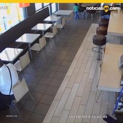 Mujer es captada tratando de raptar a nio en McDonalds