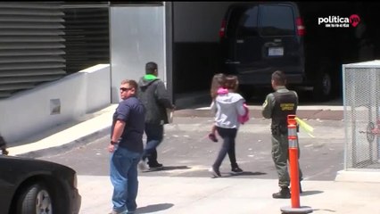 Habilitan enorme sala de espera para corte de migración en San Diego