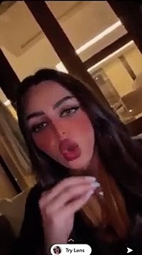 رهف القحطاني تفتح النار على “أميرة الناصر” بعد اكتشافها مقلب تسمية ابنتها عليها