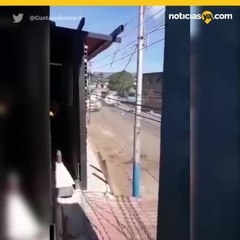 MILITARES VENEZOLANOS DISPARAN CAMIÓN