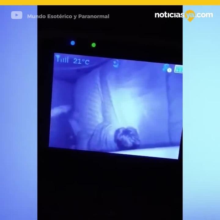 Captan a fantasma de bisabuela cuidando a beb