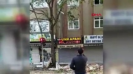 İstanbul’da patlama! Binanın ön cephesi yola açıldı…
