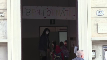 Rasi: "Su Covid a scuola e' stato fatto poco". I presidi: "non e' vero"