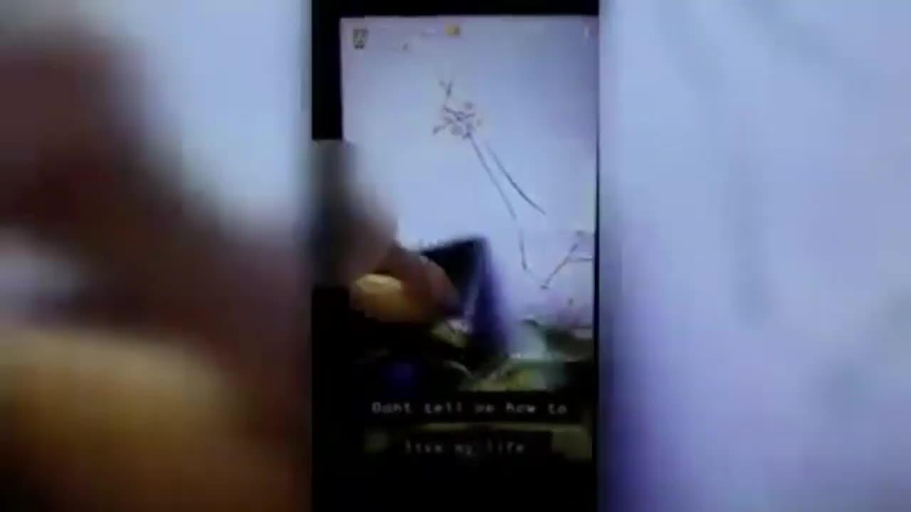 Madre arrestada porque su hija lamio un bajalenguas