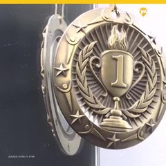 Nia de 7 aos causa sensacin con su habilidad como barbera