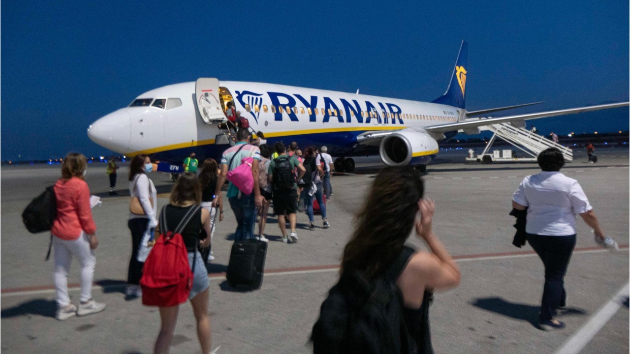 Ryanair : le pilote décolle en avance, des dizaines de passagers oubliés -  Capital.fr