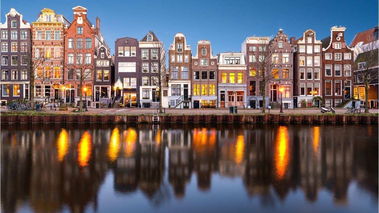 Amsterdam ne veut plus des touristes "habillés en pénis"