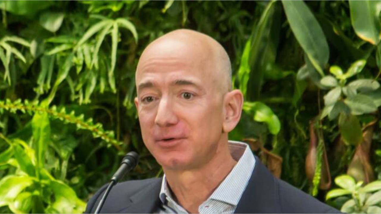 Ligue 1 de football sur Amazon : le pari de Jeff Bezos - Capital.fr