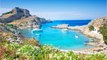 Une agence de voyage propose à des touristes un voyage test en Grèce