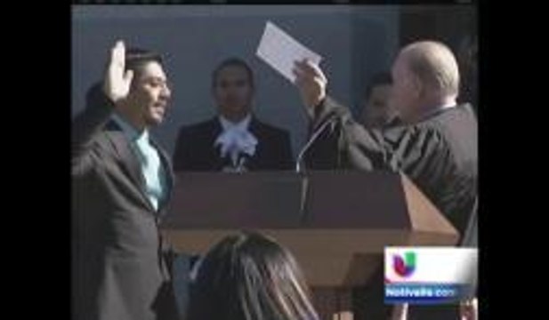Jerry Brown promulgó una ley de licencias de trabajo para indocumentados