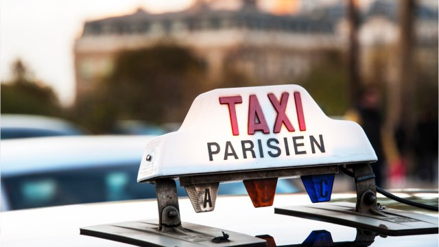 Elle tombe sur un faux taxi et doit payer une somme folle pour un Paris-Orly