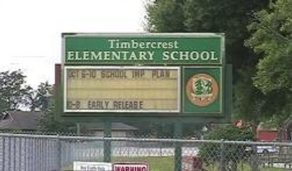 Deltona: Maestra queda atrapada entre dos vehículos