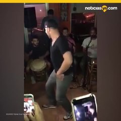 Ricky Martin bailando bomba