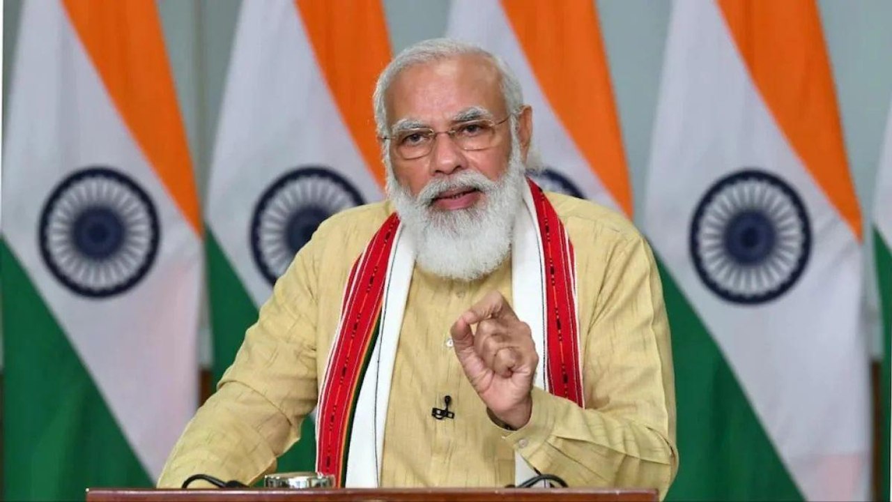 Modi addressed beneficiaries of PM Awas Yojana...