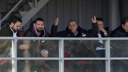 Galatasaray'da bir devrin sonu! Arda Turan futbolu bırakıyor