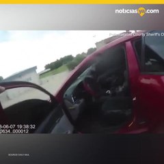 Policía salva a niño que se estaba ahogando con una moneda