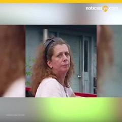 Conductora irrumpe en campo de béisbol y mata a una persona