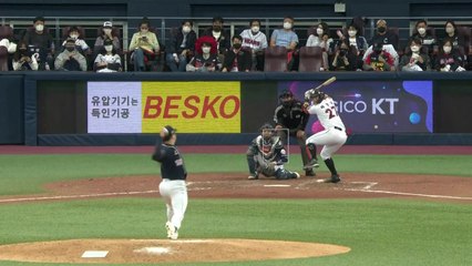 kt, '우승확률 74%' 먼저 잡았다...배정대 '마법의 신호탄' / YTN