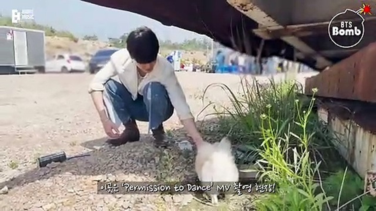 _BANGTAN BOMB_ Meeting with Doggo - BTS (방탄소년단)