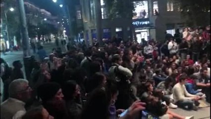 WM16x9N_JEWS GATHER IN JERUSALEM FOR US SYNAGOGUE ATTACK_CNNA-ST1-1000000004d8a845_201_0W.wmv