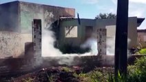 Corpo de Bombeiros combatem incêndio em lote baldio no Pioneiros Catarinense
