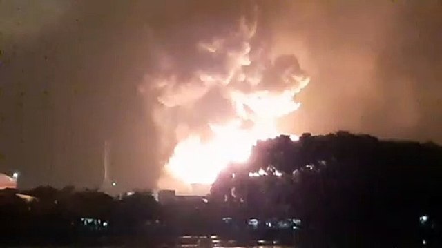 Incendio en una refinería indonesia
