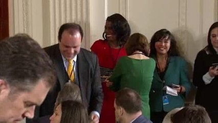 WM16x9N_PO-49WE_FILE-OMAROSA RESIGNS FROM WHITE HOUSE POSITION_CNNA-ST1-100000000454686e_201_0W.wmv