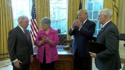 Archivo: Trump y Sessions