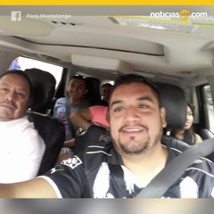 Maestro recoge a sus alumnos diario